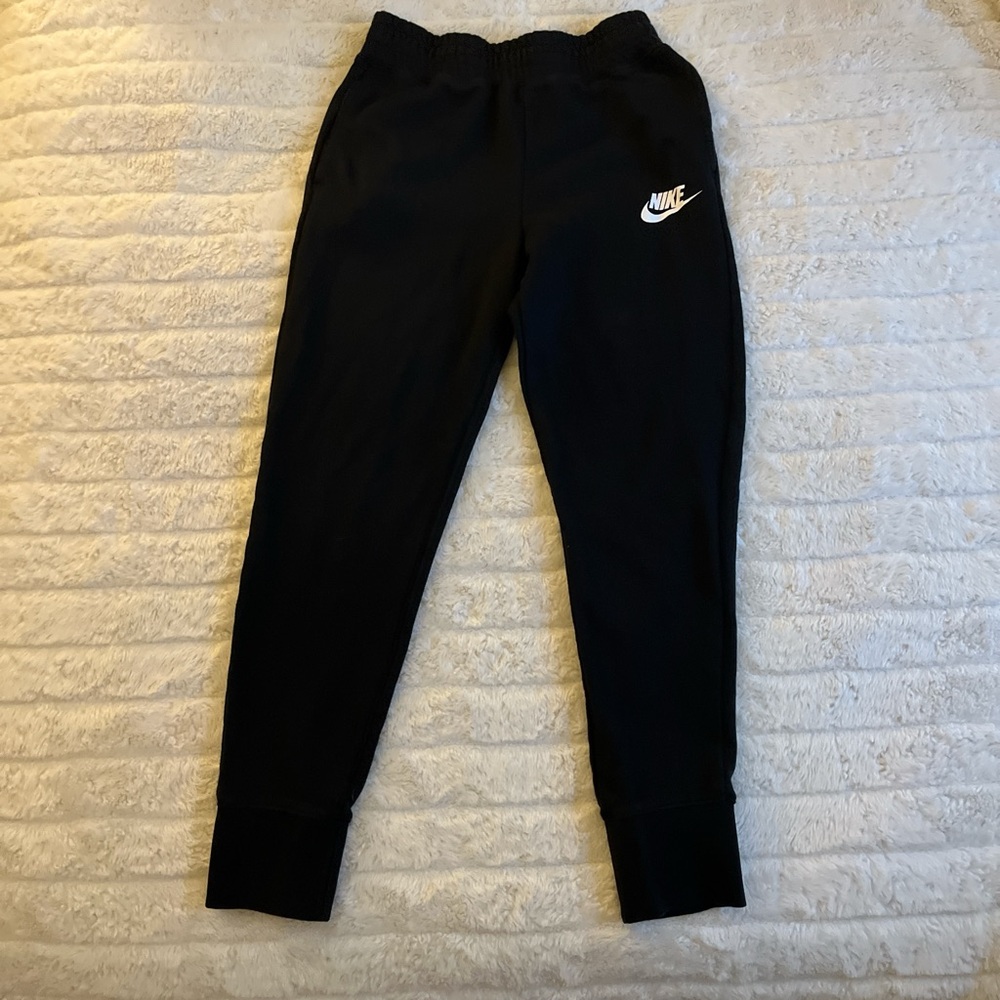 black nike joggers